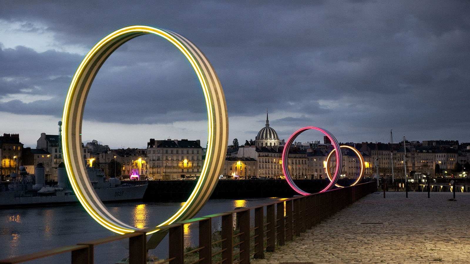 des anneaux lumineux